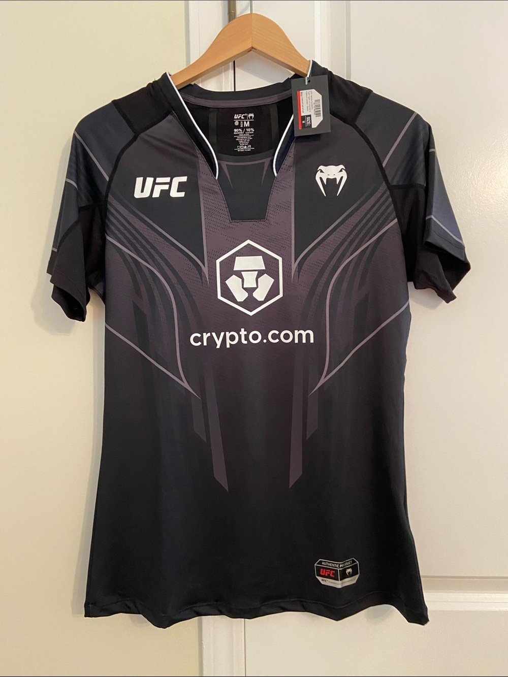 UFC MMA womens M Venum Authentic Fight Night 2.0 walkout jersey black/grey NWT